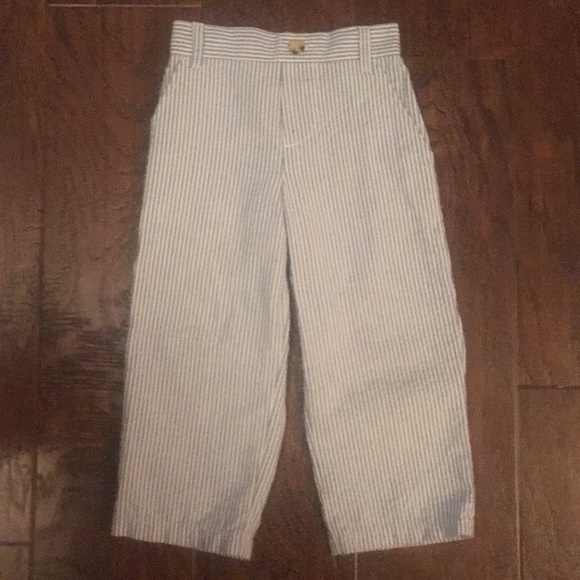 Sweater vest and seersucker pant combo. - Picture 3 of 4